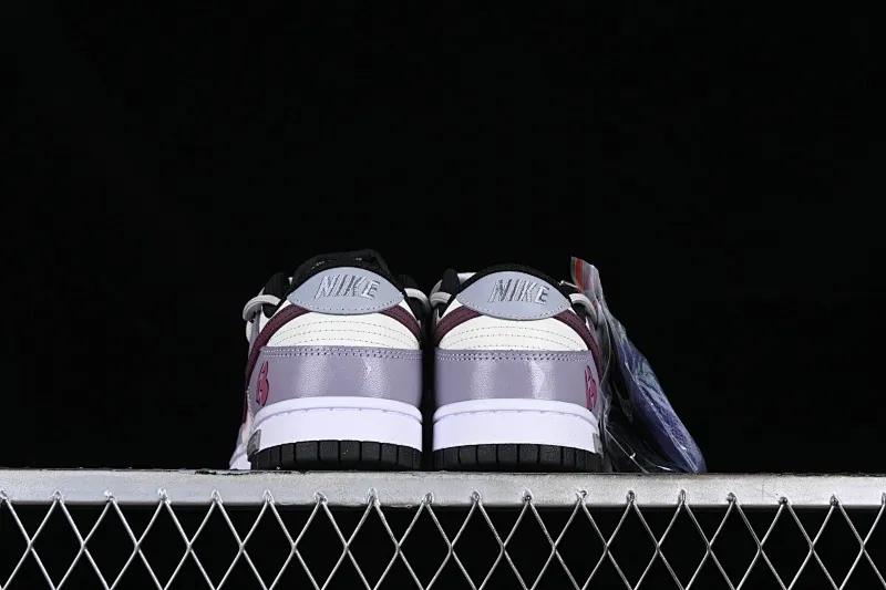 All Categories Nk SB Dunk Series Nk SB Dunk Low Low-top Sneakers Nk SB Dunk Low Panda Prank Tie-Dye Raspberry Printed Purple SB Strap Low-top Casual Sneakers DH9765-002